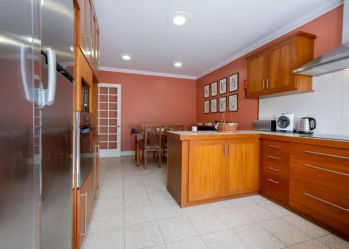 Millhouse Nyaraló *