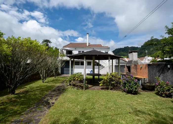 Millhouse Nyaraló *